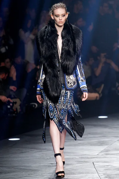 Look 28